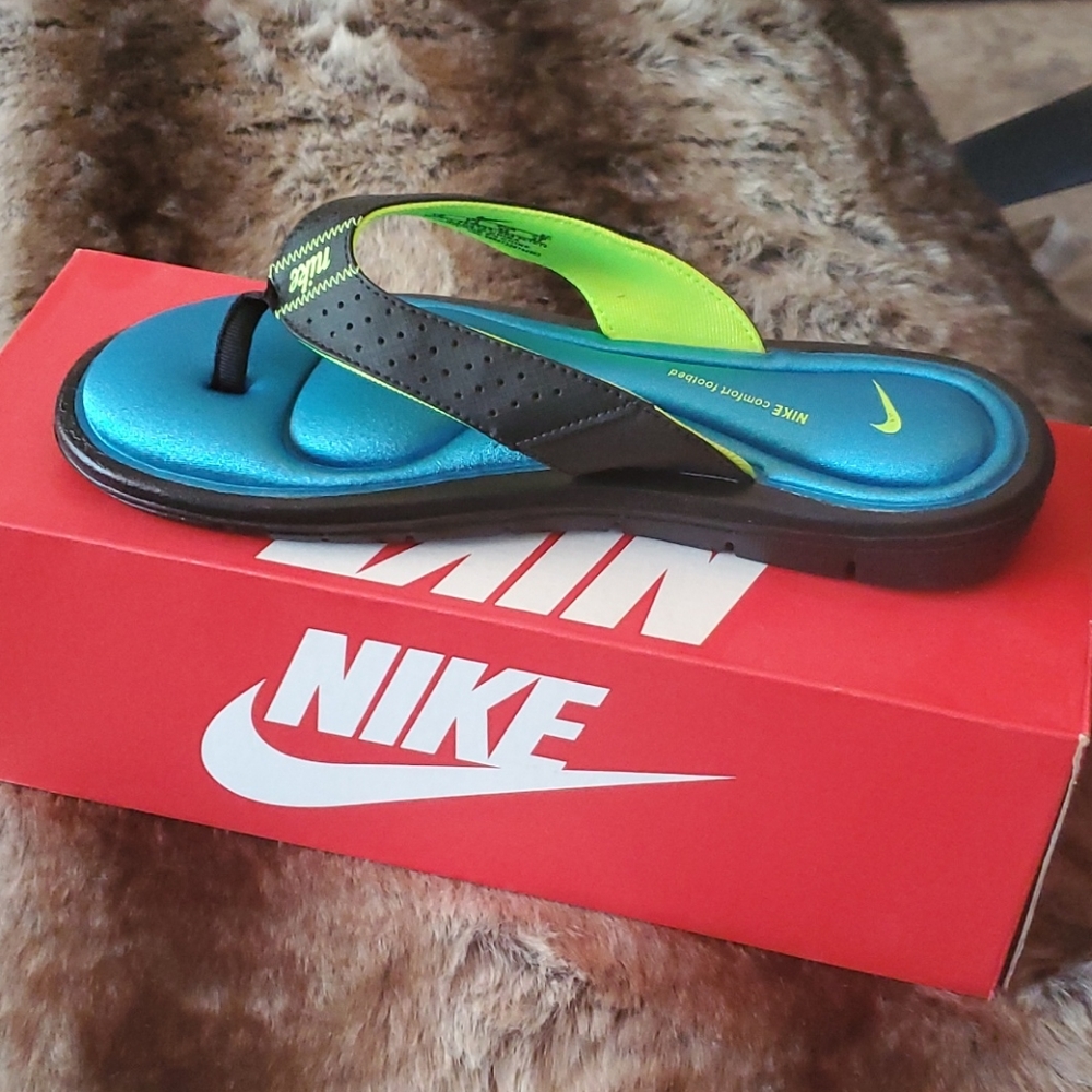 Wmns Nike Comfort Thongs